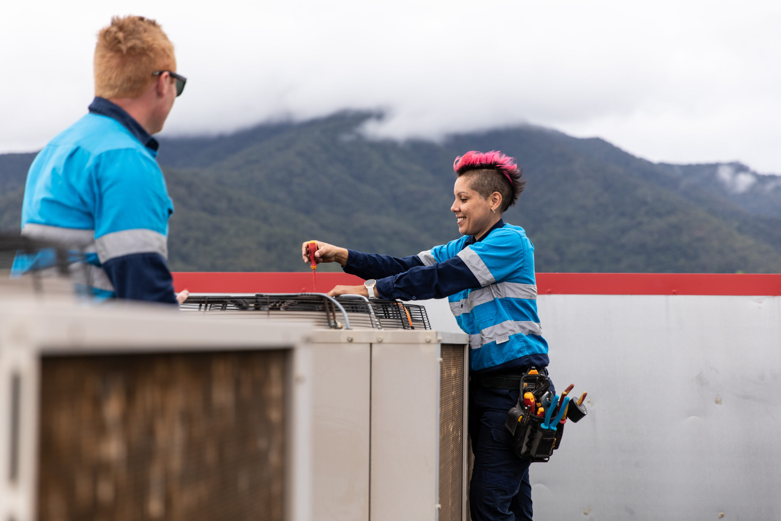 Day in the life of a female tradie and her co-worker Notestream1